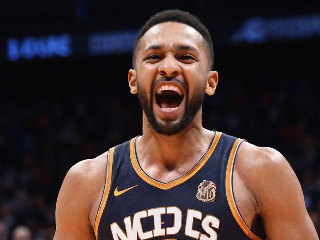 “九游app_ NBA最奇葩的玩笑时刻，球员爆笑全场”，爆笑nba游戏