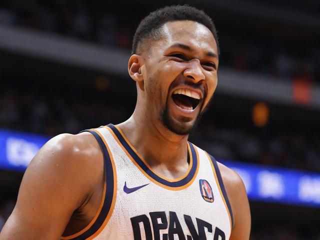 “九游app_ NBA最奇葩的玩笑时刻，球员爆笑全场”，爆笑nba游戏