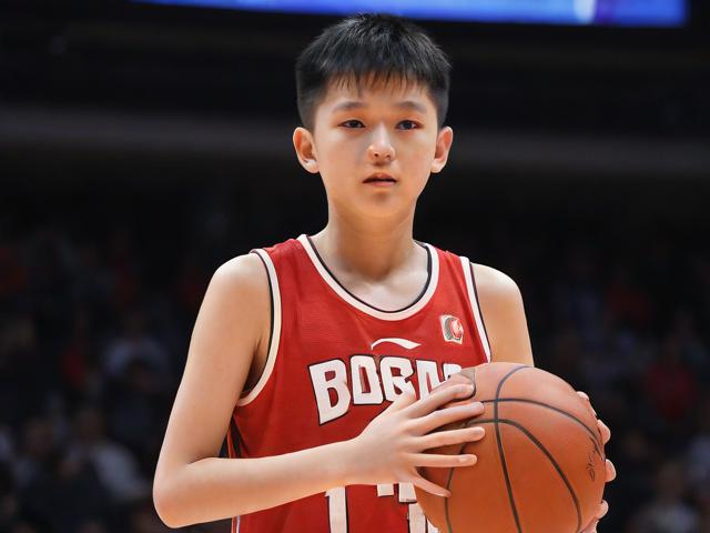 jiuyou.com_ 一线明星带队公益篮球赛，为偏远地区孩子点亮未来，篮球公益项目