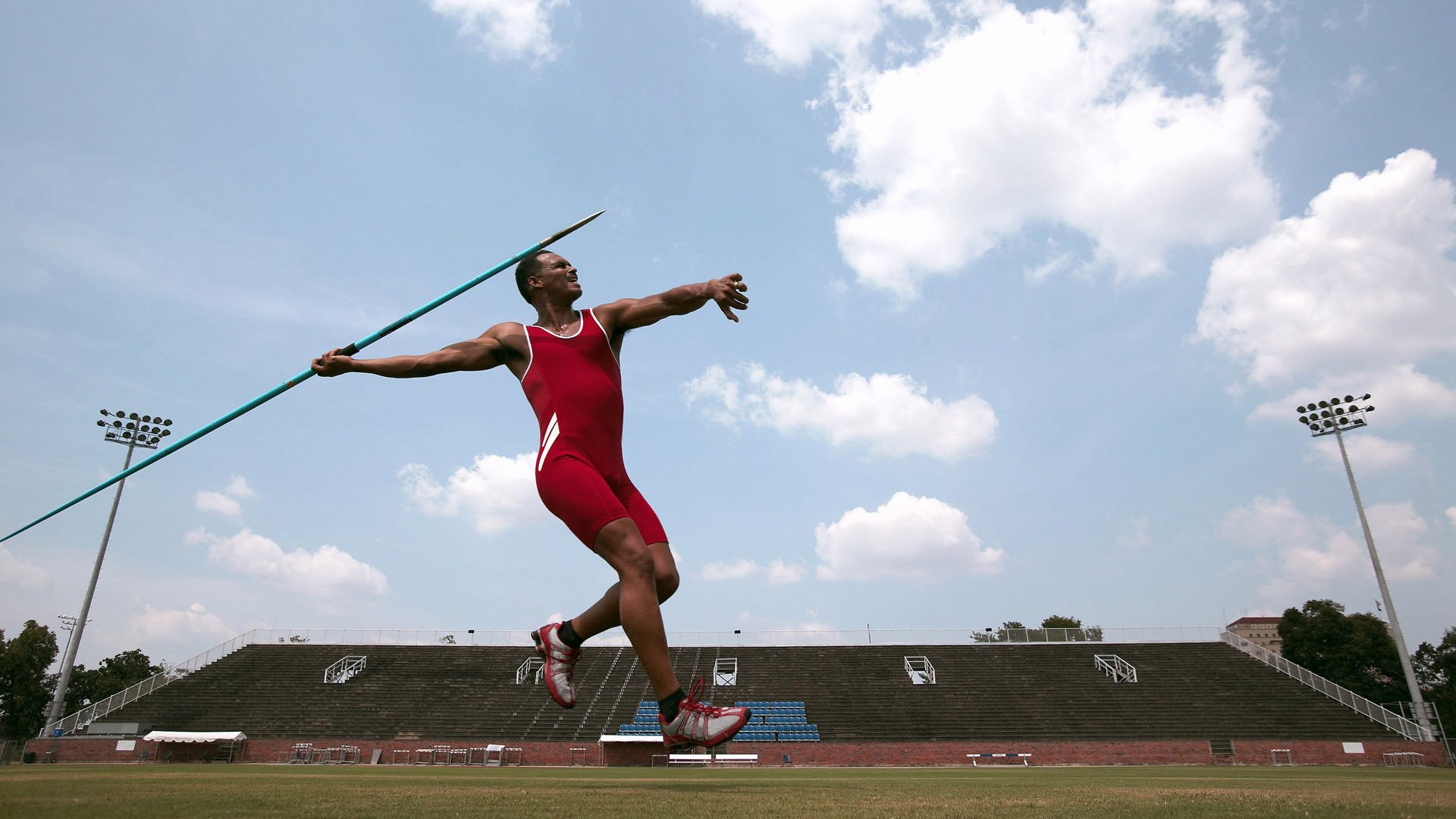 _全景水上运动节:水上飞行、冲浪轮番上演_,水上冲浪介绍