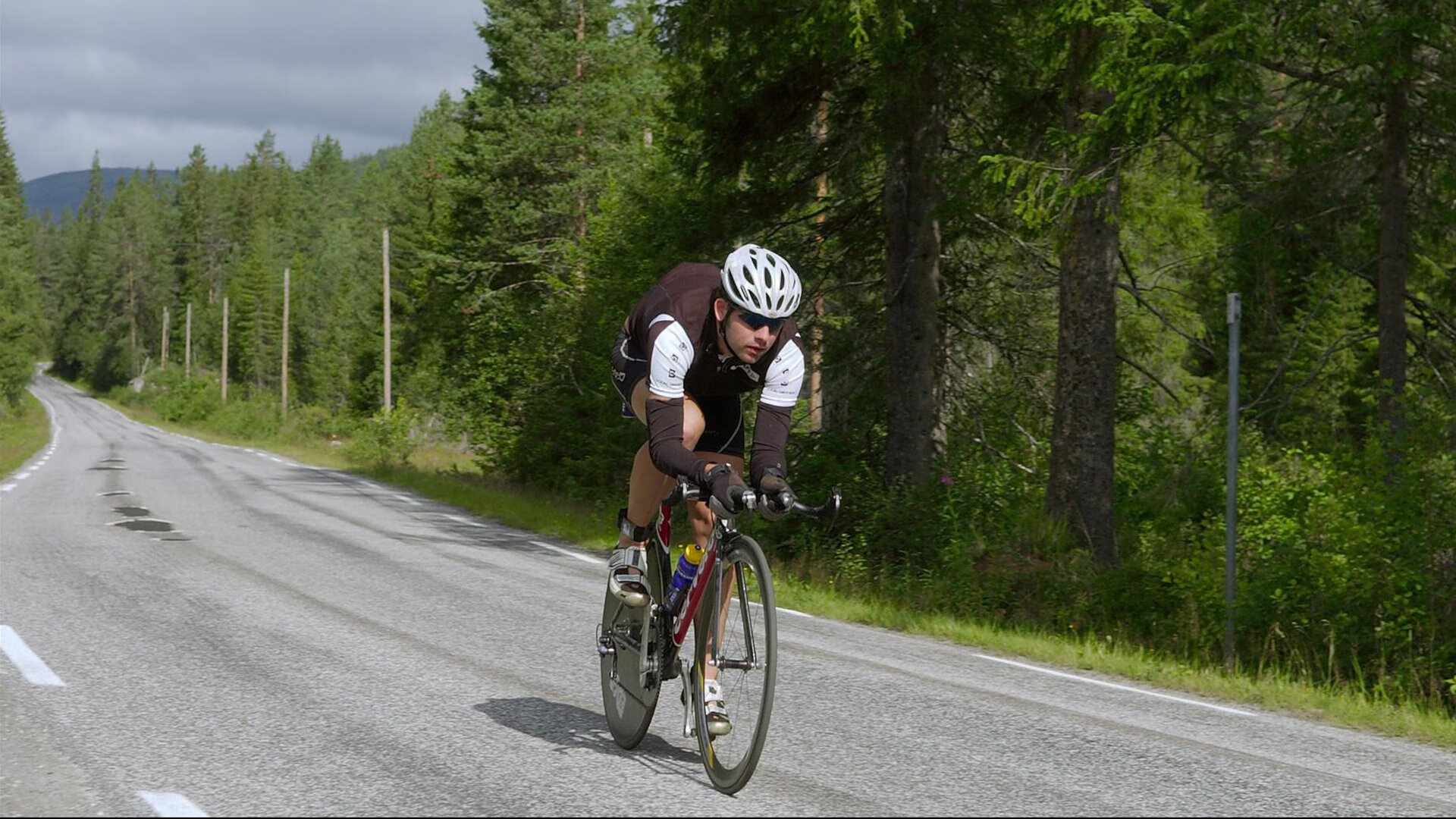 各队“战术大比拼”：谁的战局更具智慧？，队伍战术